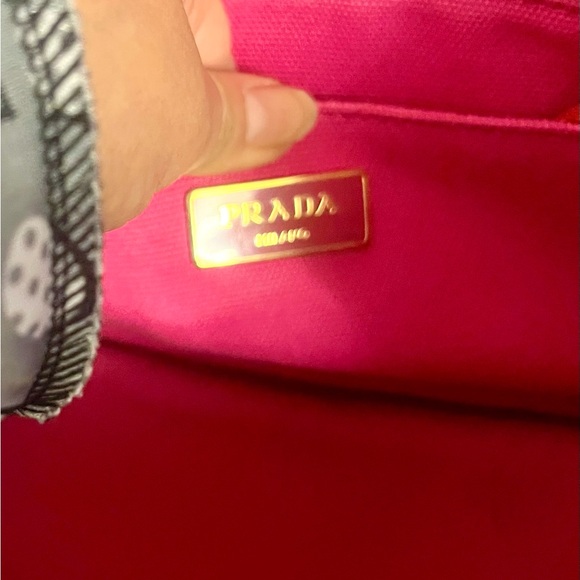 GUC Prada Pink Canvas CannapaTote Bag - Picture 3 of 7